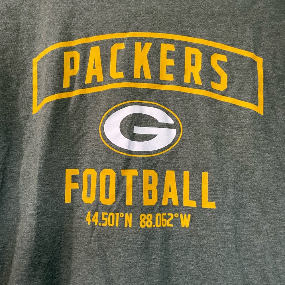 Green Bay Packers NFL Apparel Women’s T-Shirt size Medium - Picture 2 of 5